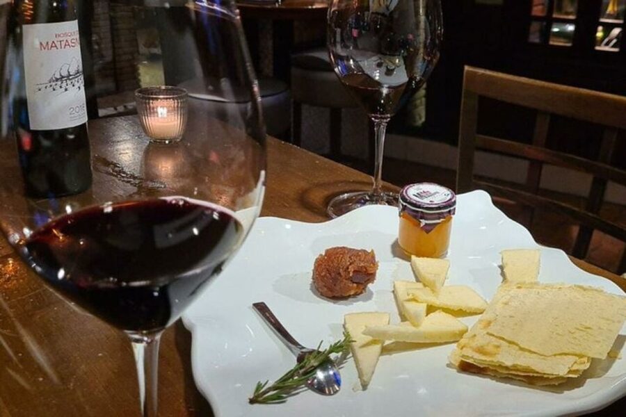 Seville: Flamenco Show and Tapas in Triana Private Tour - Quick hits for your Triana night