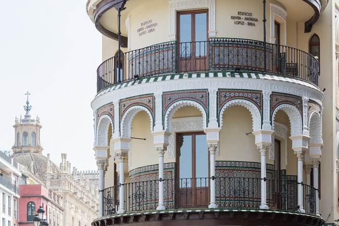Seville Former Jewish Quarter Walking Tour: Santa Cruz - What makes the guides so effective on this walk