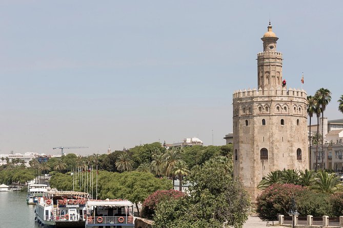 Seville Full Day Trip with Cathedral from Malaga - Santa Cruz on foot: narrow lanes, quiet corners, and better photos