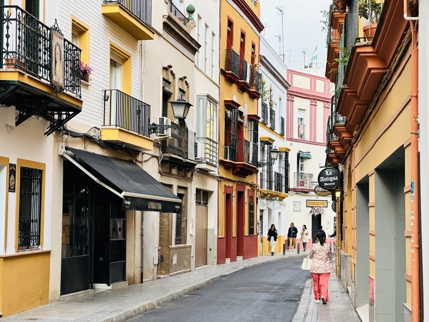 Seville FullDay Tour: Alcázar, Cathedral + Triana & Flamenco - Plaza de España Start: Getting Your Bearings Fast