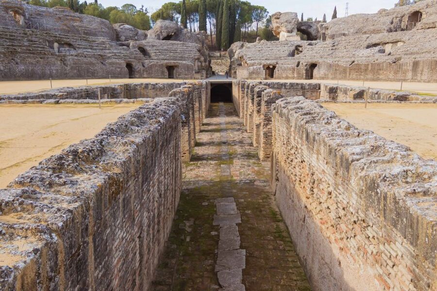 Seville: Game of Thrones and Roman Empire Italica Tour - Language and guide energy: what changes your experience most