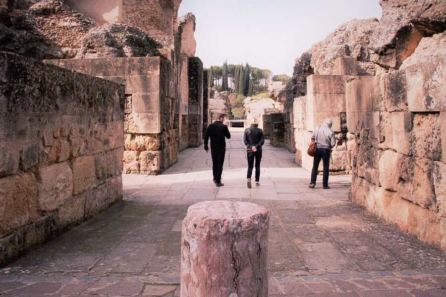 Seville: Game of Thrones and Roman Empire Italica Tour - Casa de los Pájaros: small name, strong atmosphere
