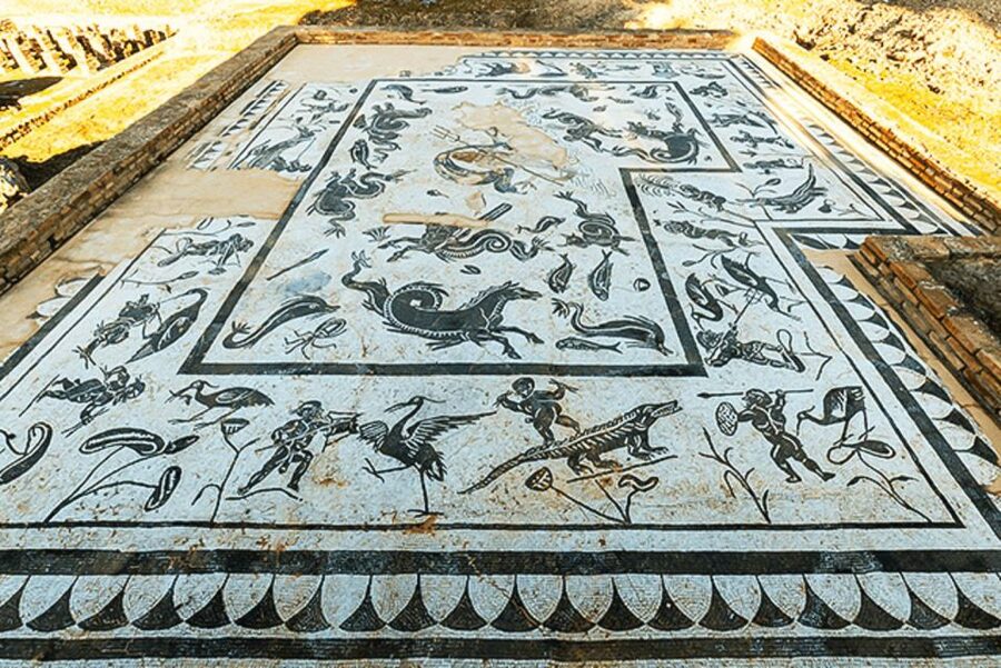 Seville: Game of Thrones and Roman Empire Italica Tour - Casa del mosaico planetario: the mosaic stop that slows you down