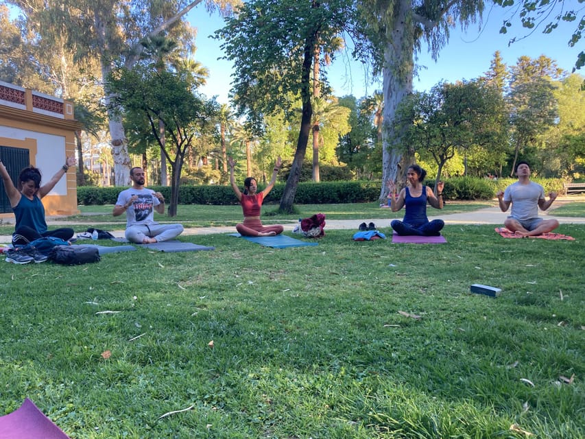 Seville: Group Yoga classes All levels - in French - All levels and themed classes: mobility, balance, and slowing down