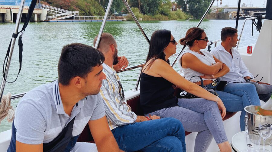 Seville: Guadalquivir River Boat Tour - Meeting at Puente de San Telmo and what happens right away