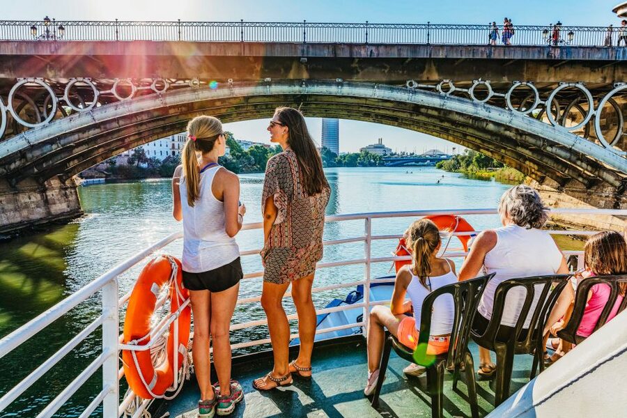 Seville: Guadalquivir River Cruise - Timing your cruise for sunset photos and real-world comfort