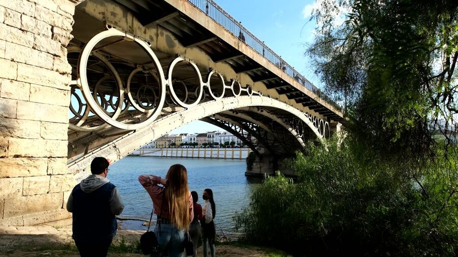 Seville: Guadalquivir & Secrets of Triana Small Group Tour - Why the Guadalquivir river matters, before you even cross the bridge