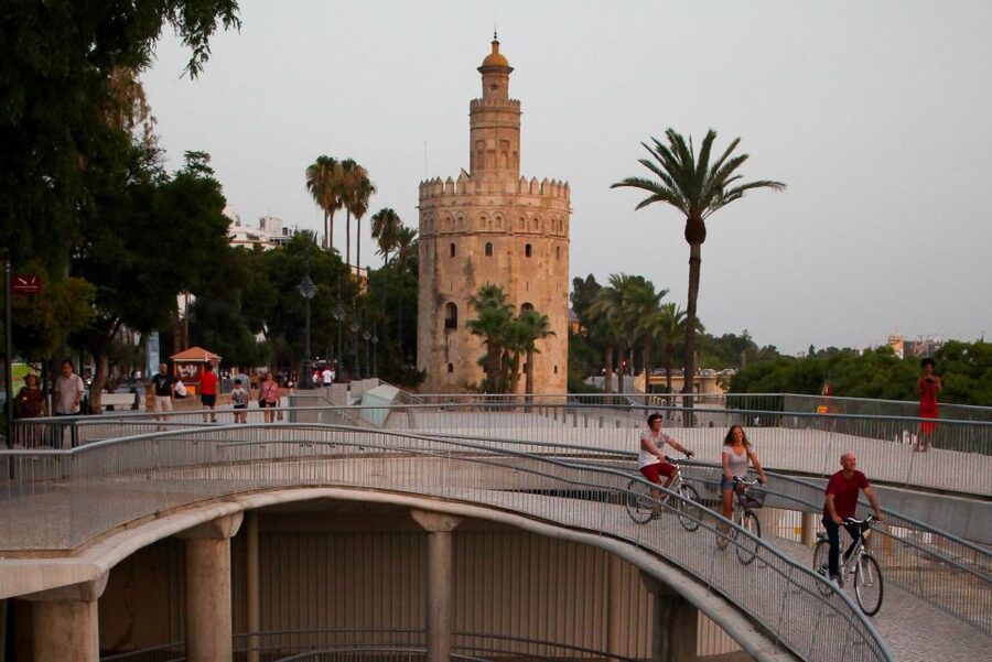 Seville: Guided Sunset Bike Tour - Your guide is the difference maker, and you may meet Daniel or Ivan