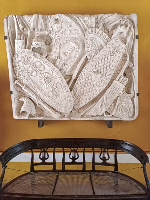 Seville: Guided visit of the Casa de Pilatos with entrance tickets - Sculpture, Portrait Galleries, and Tiles, What Makes It Worth the Time