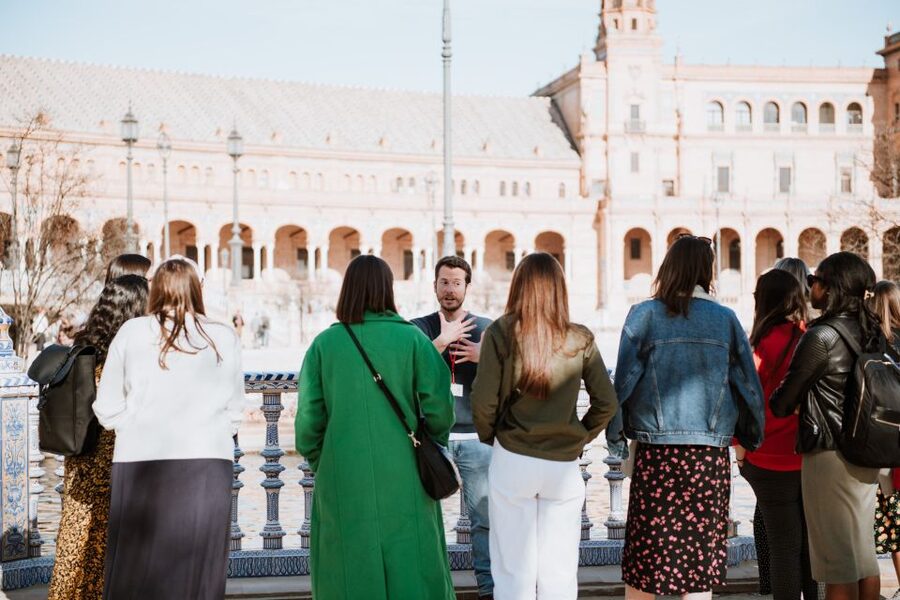 Seville: Guided Walking Tour with Optional Breakfast - Starting Right: Breakfast at 9:30 AM or a Straight Walkout