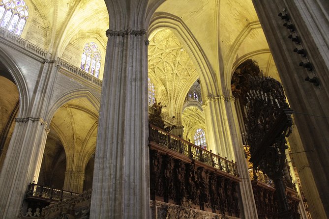 Seville Highlights: Private Family Guided Tour - Hotel pickup and a private guide who sets the tone