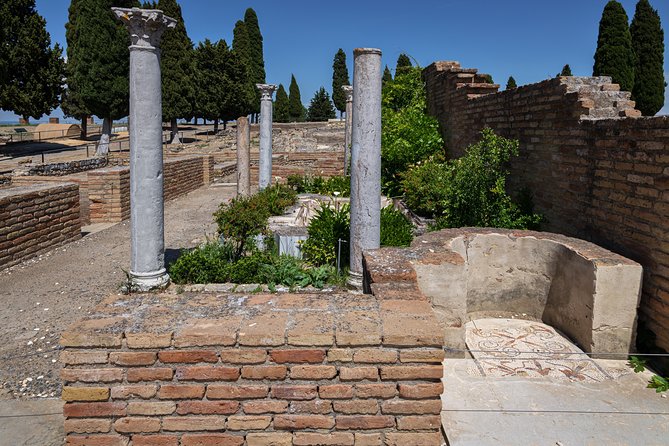 Seville in roman times: Italica - End at the Amphitheatre: Entrances and the Stadium-Scale Feeling