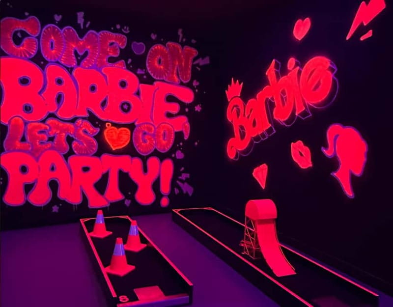 Seville: Indoor UV 18 hole Minigolf Experience - Price and value: is $16 per person worth it?