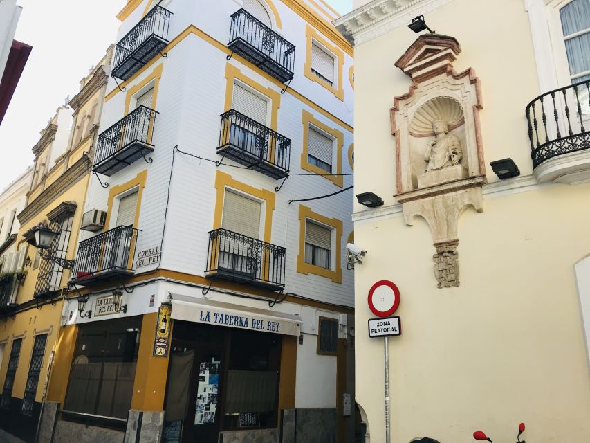 Seville: Jewish History Private Tour - Santa Cruz Quarter: where legends and everyday life overlap
