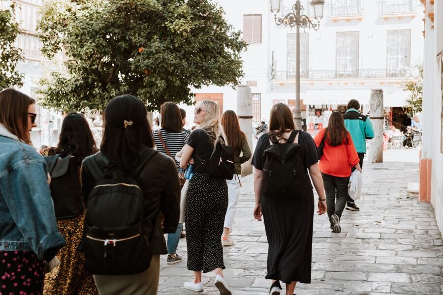 Seville Jewish Quarter walking tour: Santa Cruz District - Santa Cruz feels like an open-air storybook