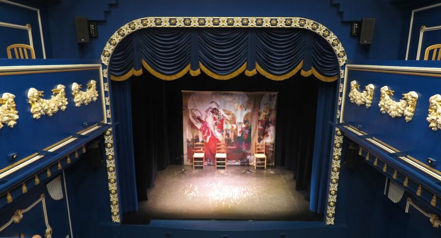 Seville: Live Flamenco Show at "Teatro Flamenco Triana" - Ticket Office, Seat Number, and the Start of the Night