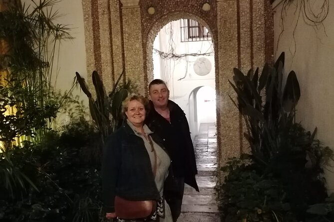 Seville Obscure - What you do for two hours: nooks, names, and oral tradition