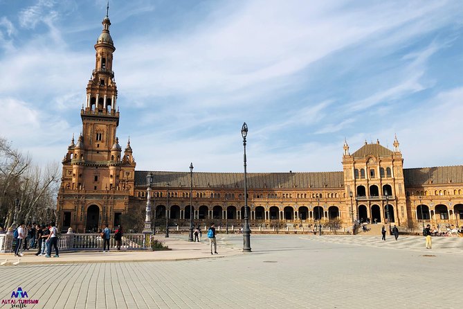 Seville Palaces: Dueñas Palace and Pilate House Tour - Practical Tips Before You Go