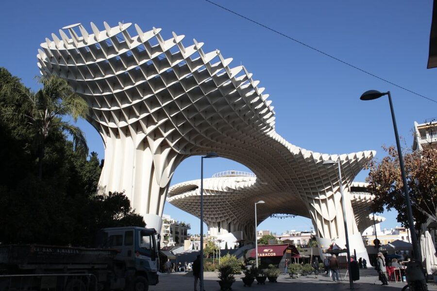 Seville: Palacio de Las Dueñas, La Macarena & Las Setas Tour - Iglesia stops: why six churches actually matter here
