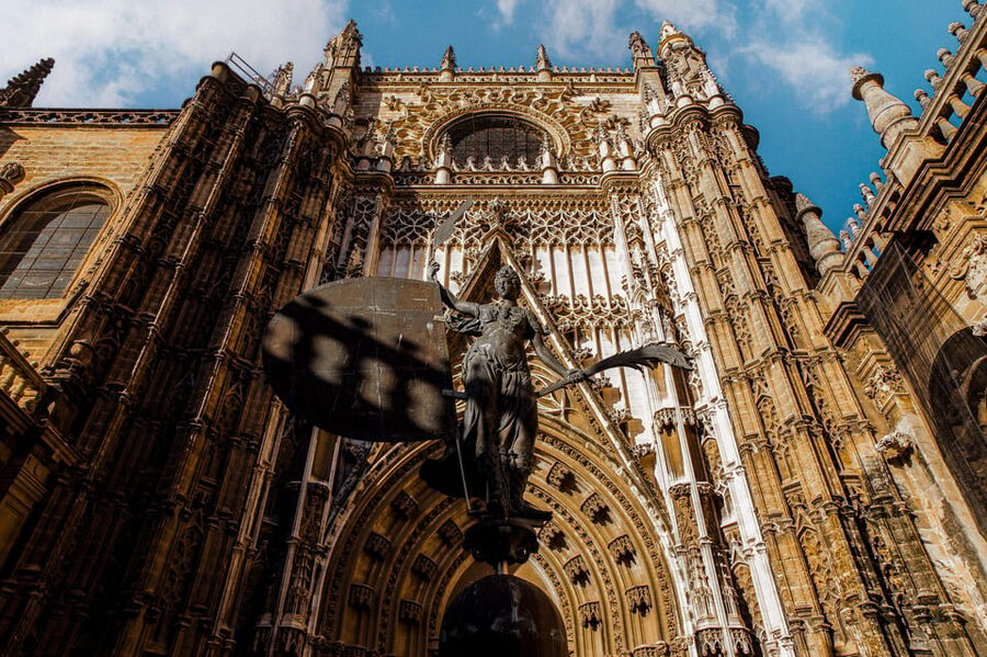 Seville: Priority Access Cathedral, Giralda & Alcázar Tour - Giralda Tower: Almohad roots, a gradual climb, and skyline payoff