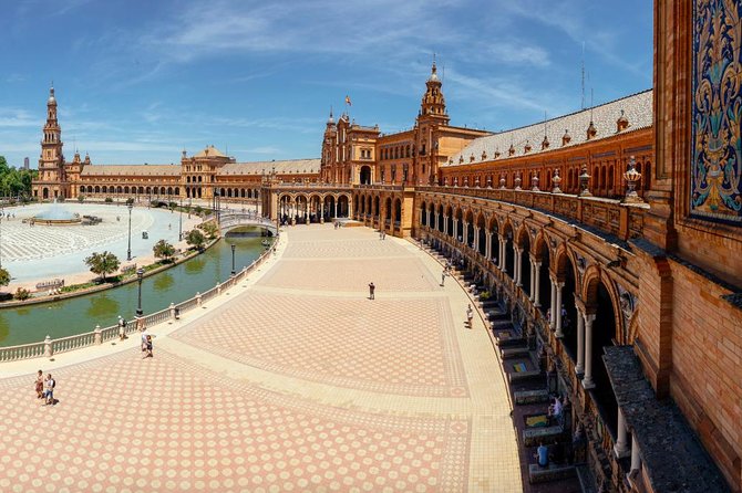 Seville Private City Kickstart Tour - Baroque buildings and the Archive of India’s economic power