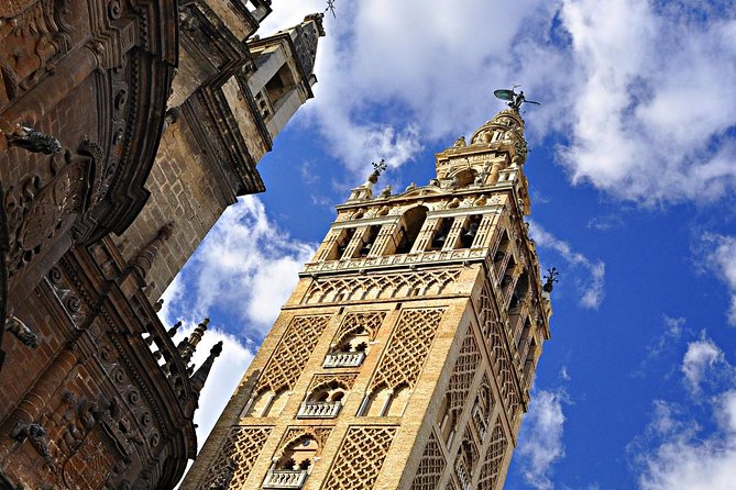 Seville Private Tour to the Royal Alcazar and Cathedral - Torre Giralda: a viewpoint stop that links cathedral and city