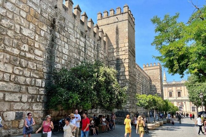 Seville Private Tour with Alcazar, Cathedral, Casa de Pilatos - A lunch break where your guide can save you time and stress