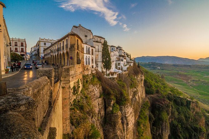 Seville Private Transfer to Granada with a Visit to Ronda - Why a Seville to Granada private transfer makes sense in one day
