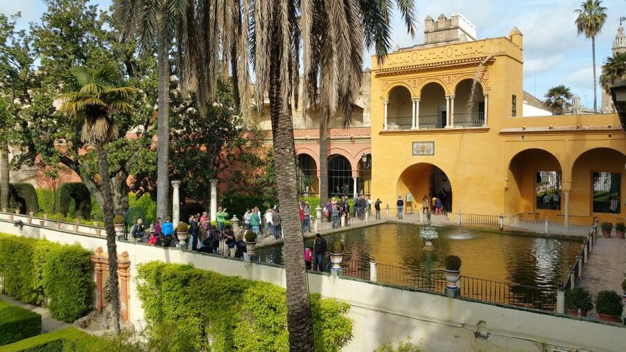 Seville: Real Alcazar of Seville Guided Tour and Ticket - A palace that kept changing, from 914 citadel to royal residence