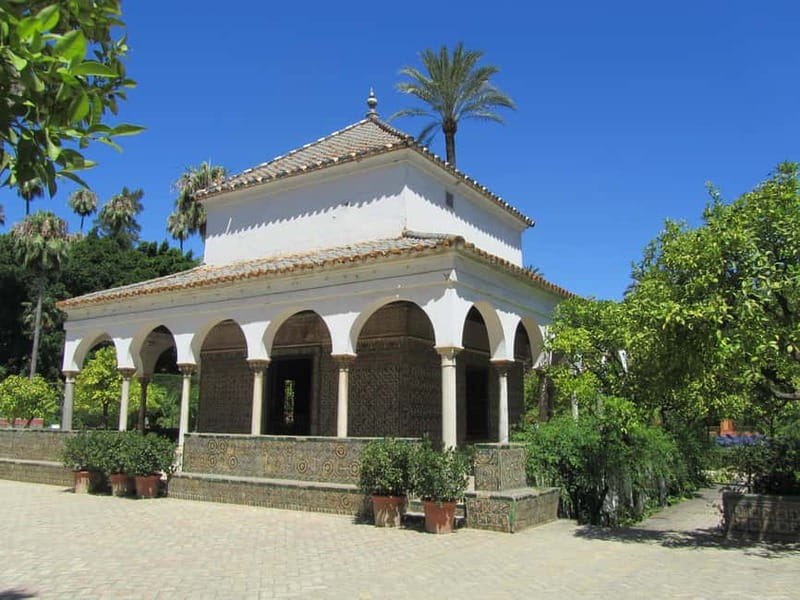 SEVILLE: REAL ALCÁZAR TOUR - Venturing through the palace interior in a smart sequence