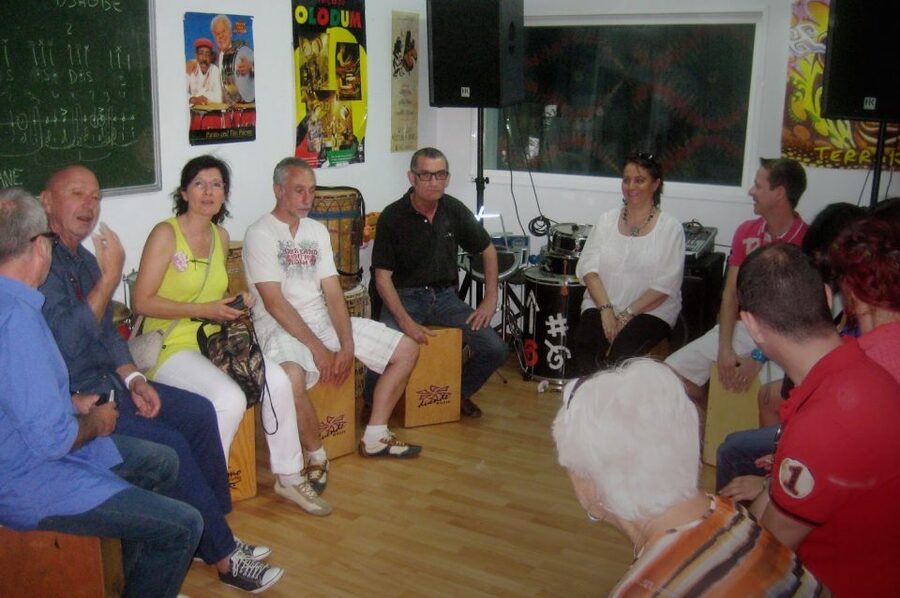 Seville: Rhythm, Beat and the Flamenco Box Drum - The workshop flow, from first clap to box drum confidence