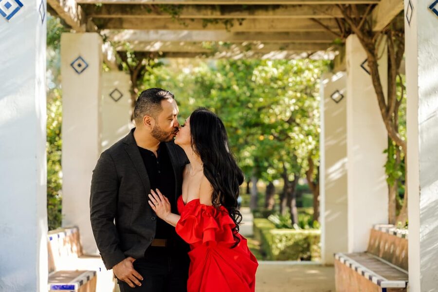Seville: Romantic photoshoot for Couples - Key points to know before booking