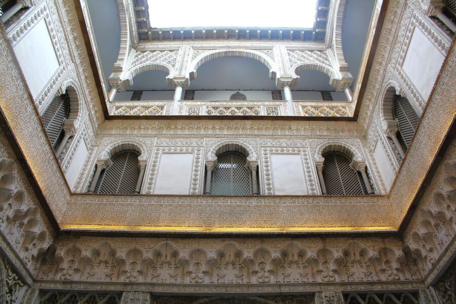 Seville: Royal Alcazar, Cathedral and Giralda Tower Tour - What to bring, and the entry rules that can trip you up