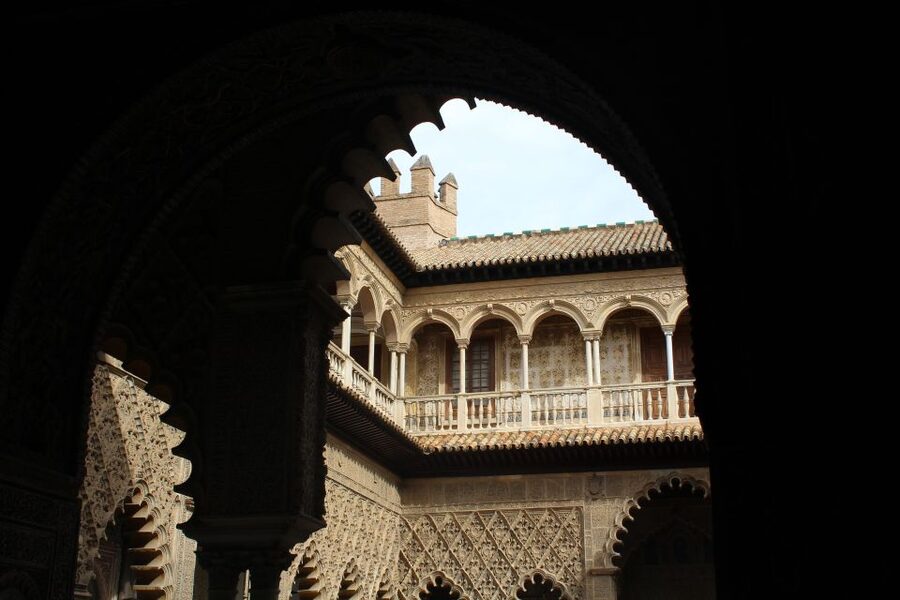 Seville: Royal Alcazar, Cathedral and Giralda Tower Tour - Should you book this Royal Alcázar, Cathedral, and Giralda tour?
