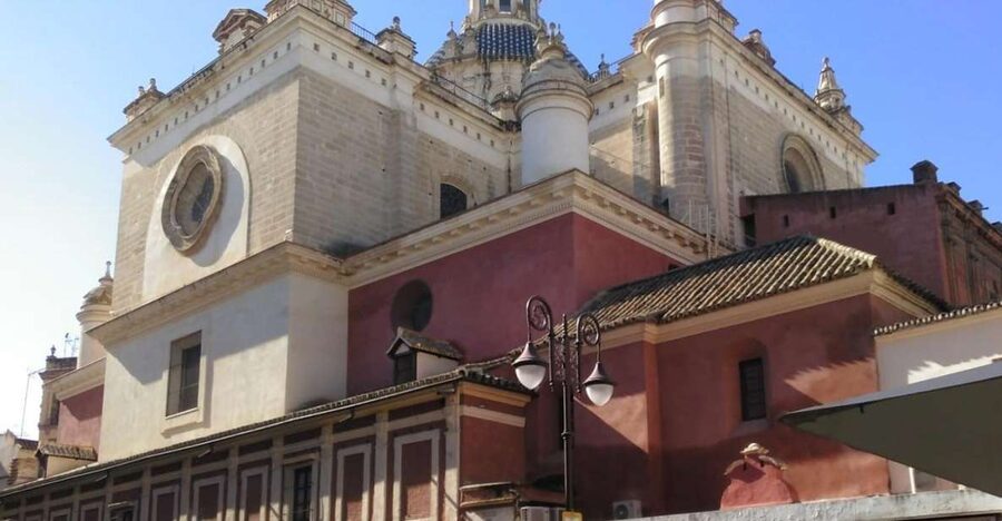 Seville: Salvador Church, Casa Pilatos, and Metropol Tour - Church el Salvador: a former mosque and Holy Week sculptures