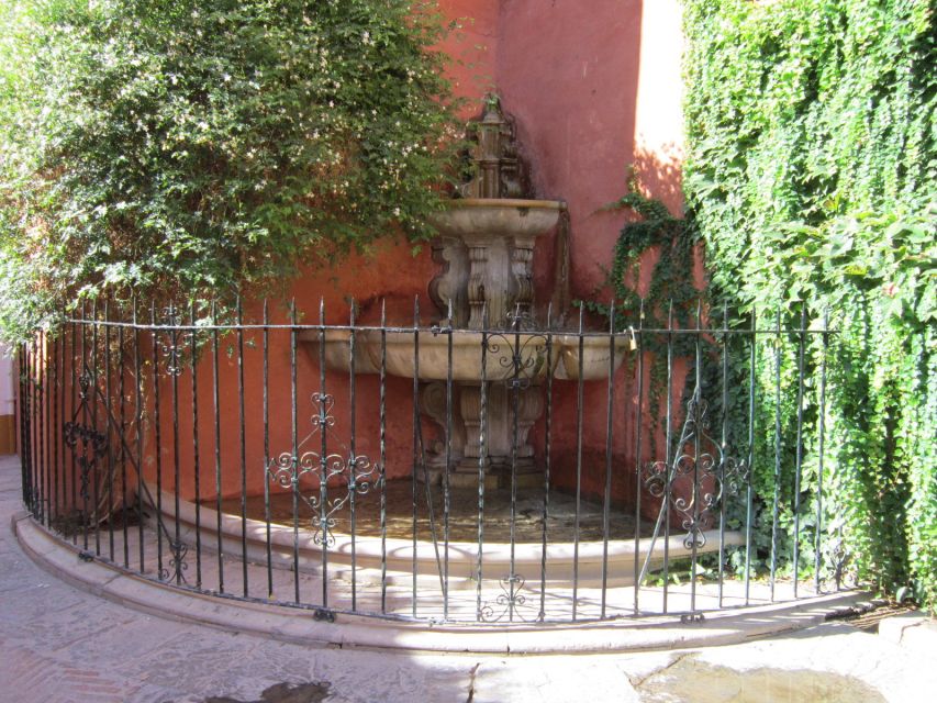 Seville: Santa Cruz Old Jewish Quarter Walking Tour - Key Points Before You Go