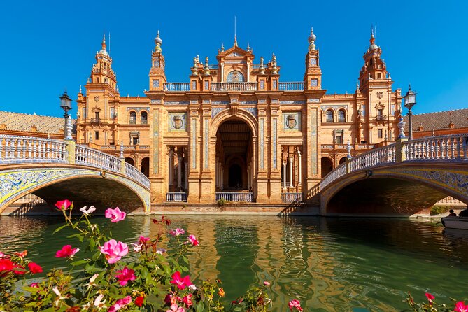 Seville Scavenger Hunt and Highlights Self Guided Audio Tour - Practical Notes: Internet, Battery, Shoes, and Outdoor-Only Pacing