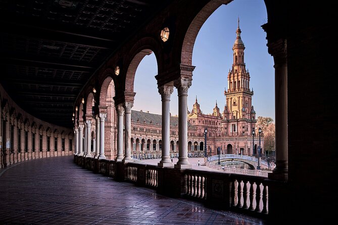 Seville Scavenger Hunt and Highlights Self Guided Audio Tour - Stop-by-Stop Scavenger Hunt: Giralda Area to Parque de María Luisa