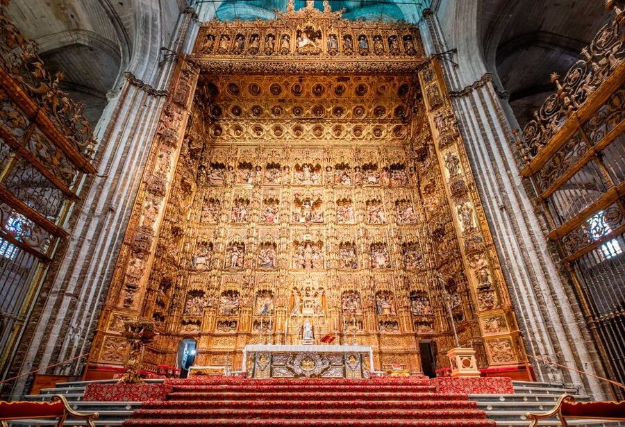 Seville: Small-Group Cathedral and Giralda Tour with Tickets - The Giralda Climb: 34 Ramps and City Views That Actually Pay Off