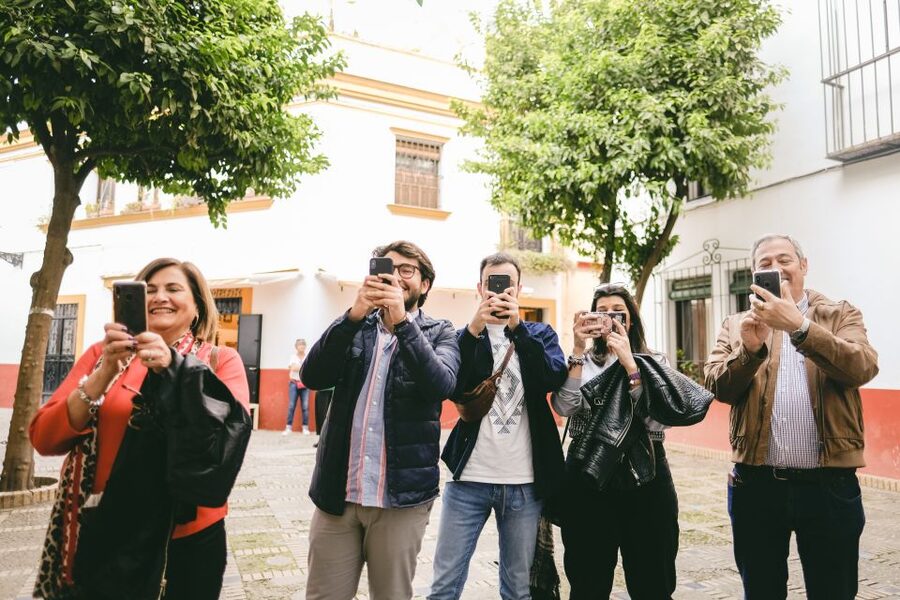 Seville: Small-Group Jewish Quarter Discovery Walking Tour - Plaza del Triunfo and Patio de Banderas, the Quick Setup for a Big Topic