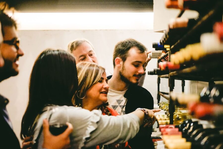 Seville: Small Group Jewish Quarter Tour with Tapas & Drinks - Why this Jewish Quarter tour hits at the right pace