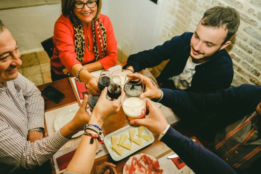 Seville: Small Group Jewish Quarter Tour with Tapas & Drinks - Small group value: 10 people, real questions, and better pacing