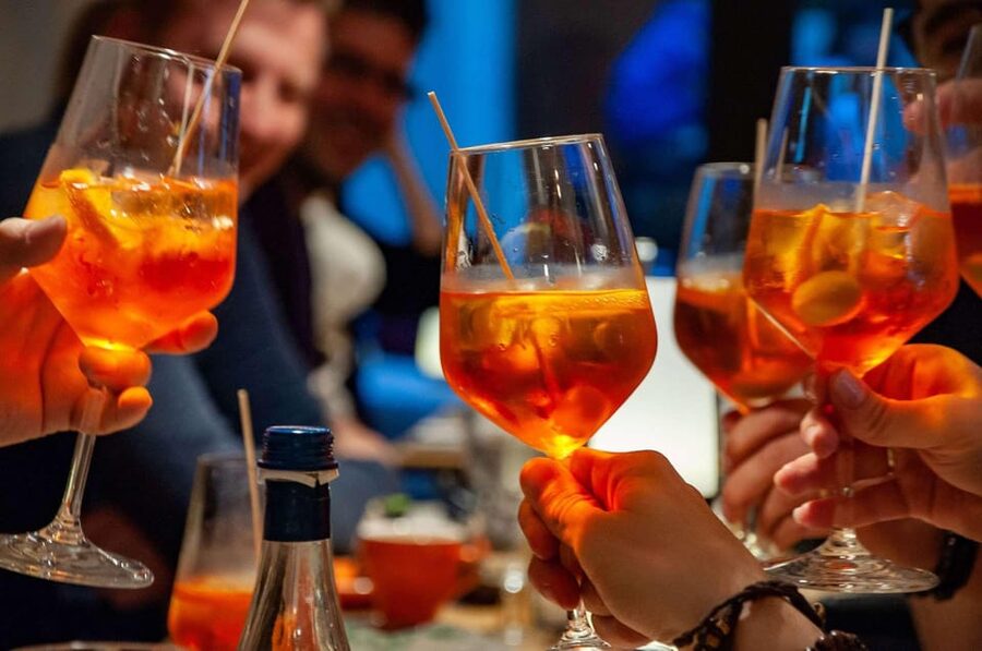 Seville: Spritz Tasting Experience - Finding the Meeting Point by Torre del Oro