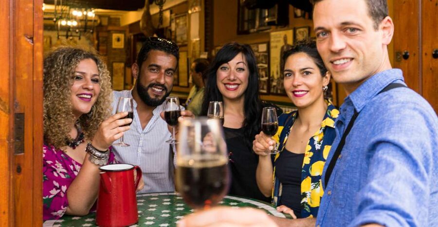 Seville: Tapas Crawl - The short walk breaks: staying oriented for the whole crawl
