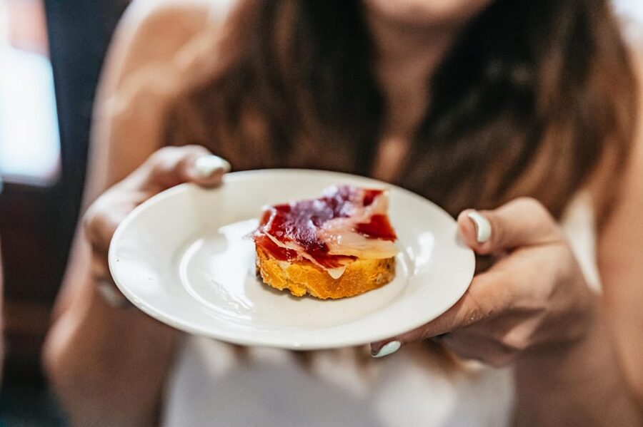 Seville: Tapas, Taverns and History Guided Walking Tour - Why this Seville tapas walk beats a solo bar crawl