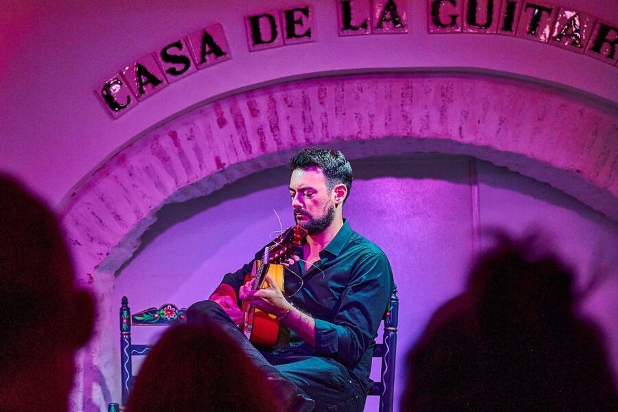 Seville: Ticket to Flamenco Show at La Casa de la Guitarra - One Hour of Flamenco, Built Around Alegrías, Singing, and Guitar