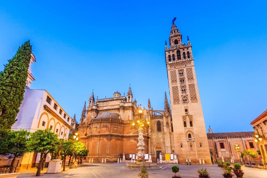 Seville: Tour Alcázar, Cathedral & Giralda Priority Access - Key things to know before you go