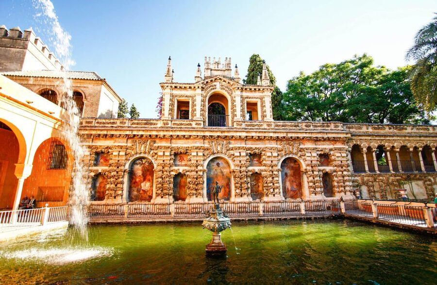 Seville: Tour Alcázar, Cathedral & Giralda Priority Access - The 3-hour schedule and how it feels on foot