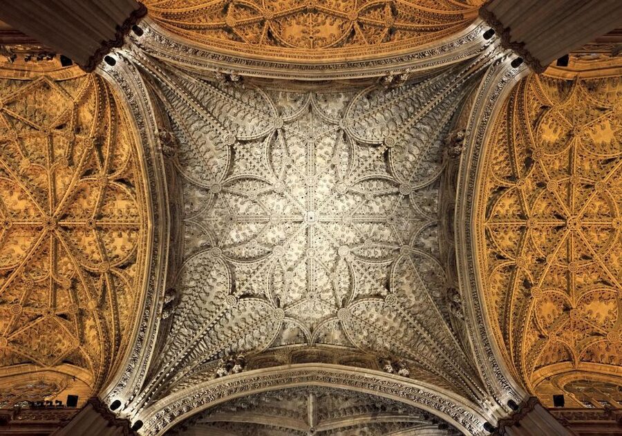 Seville: Tour Alcázar, Cathedral & Giralda Priority Access - Price and value: what you pay for, and what you gain