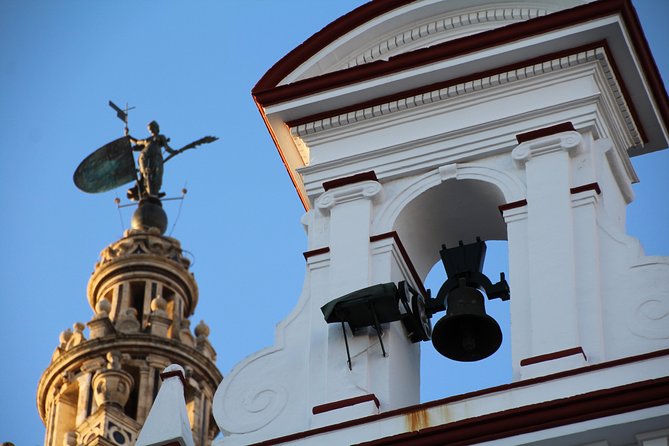 Seville tour with private car - Barrio Santa Cruz: cobbled lanes and old Seville atmosphere